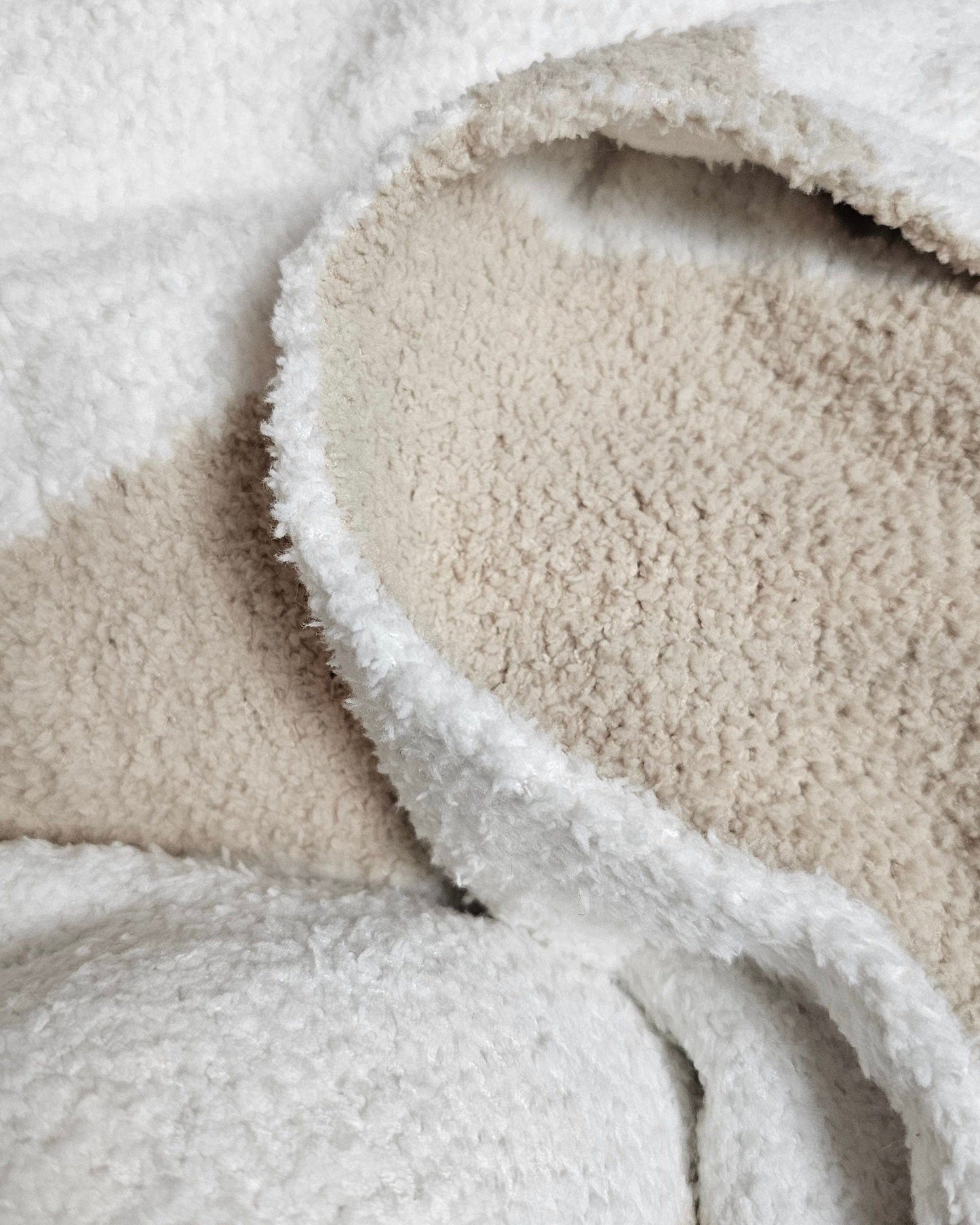 The Moose Nest Blanket Wave The Wave Throw Cozy Luxury Throw Blanket Washable bedding Durable Blanket Beach Travel Blanket Dog friendly home Easy care Coastal decor Minimalist home decor and bedding The Wave Throw