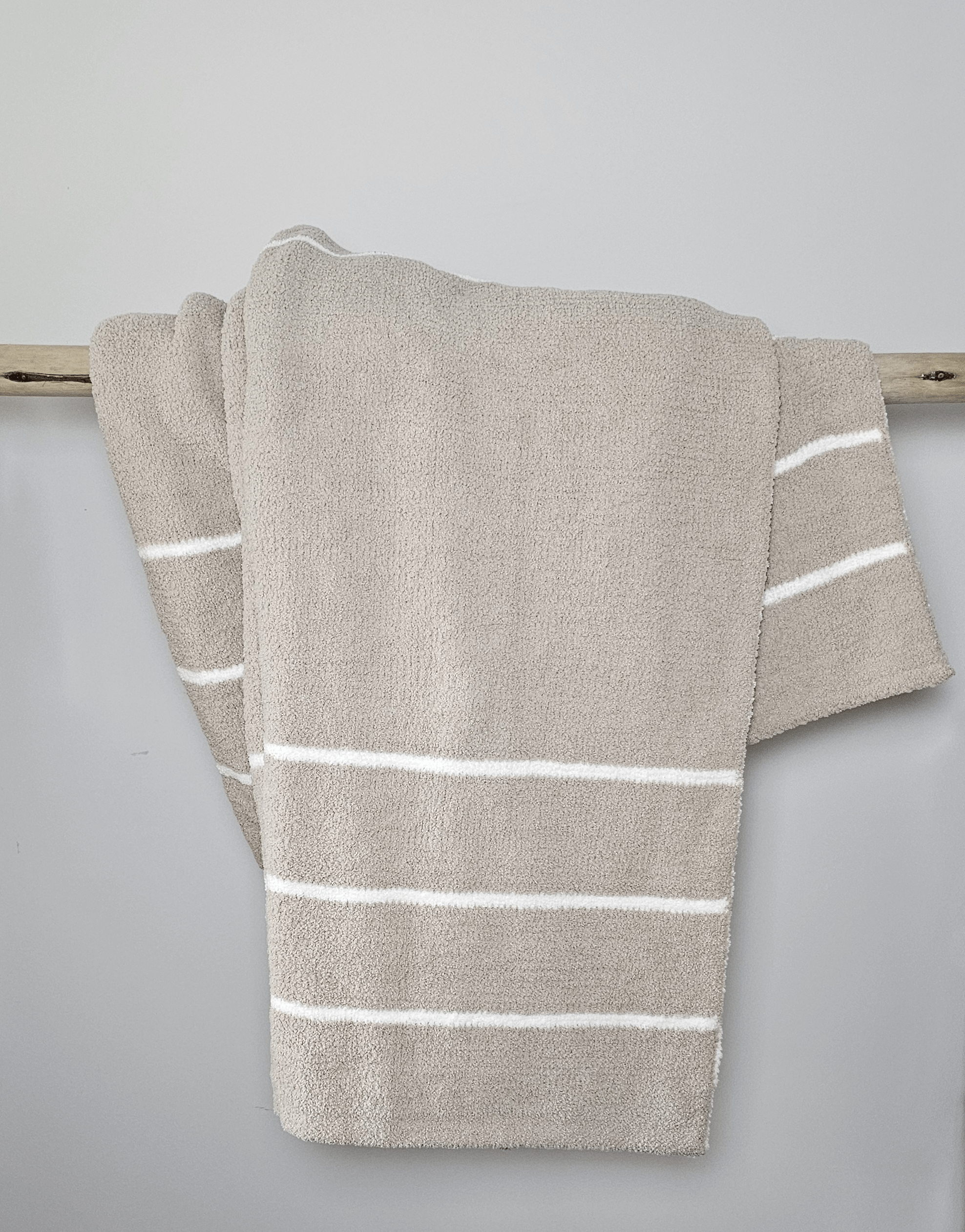 Ultra-Plush Throw Blanket - The Moose Nest