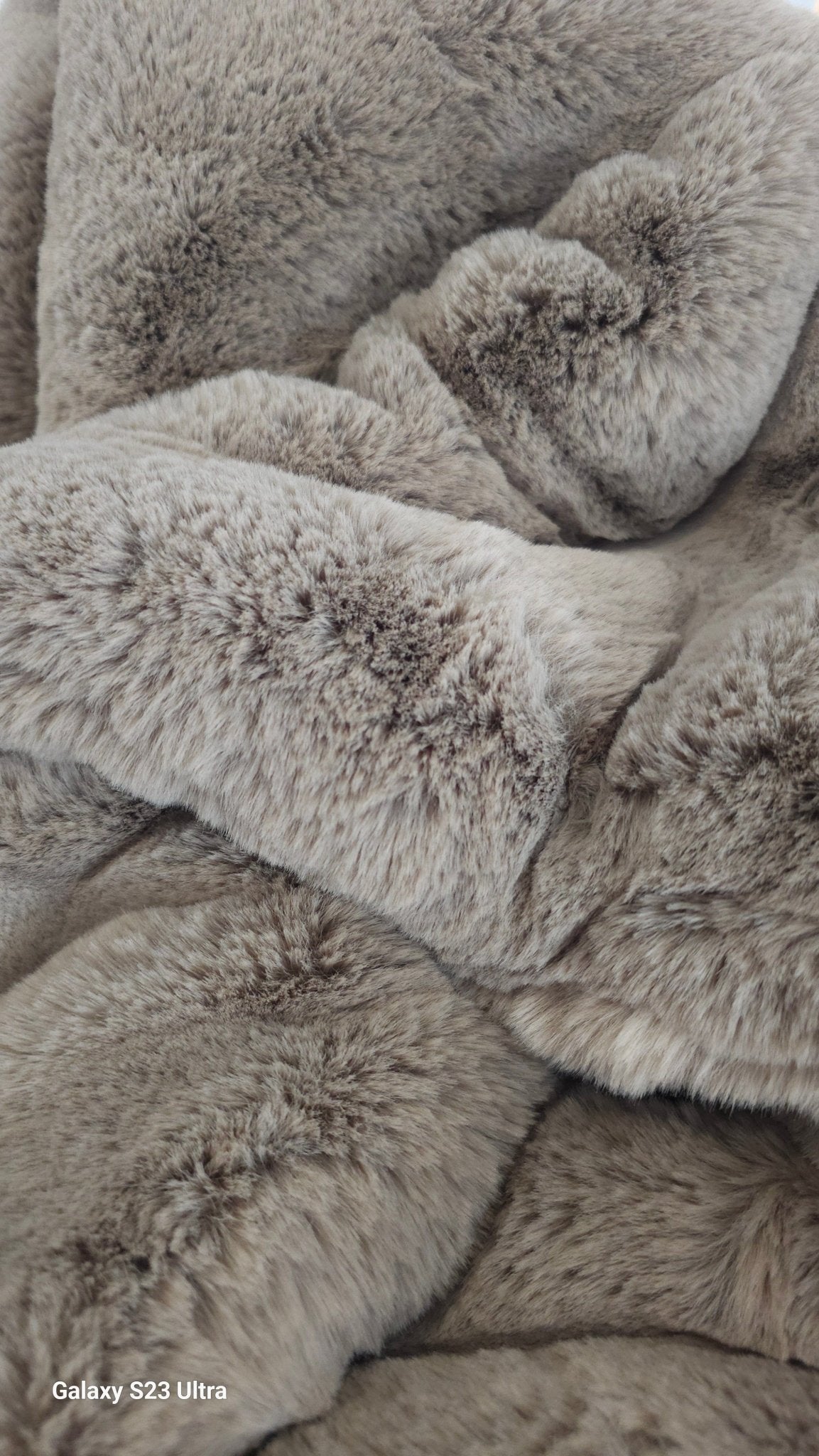 Cocoon Fur Throw – The Moose Nest