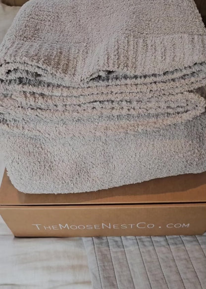 The Nest Throw