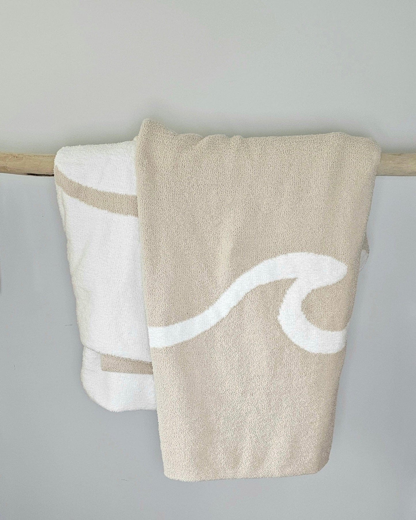 The Moose Nest Blanket Wave The Wave Throw Cozy Luxury Throw Blanket Washable bedding Durable Blanket Beach Travel Blanket Dog friendly home Easy care Coastal decor Minimalist home decor and bedding The Wave Throw